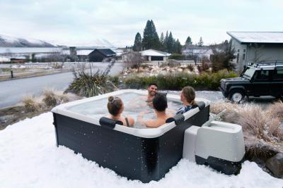 СПА-бассейн 180х180х65см "Oslo Aero Plus", квадратный,  гидромассаж, аэромассаж.(4 коробки A.B.C.D)