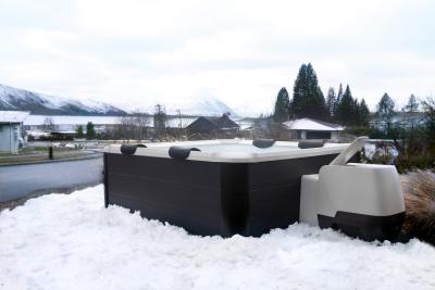 СПА-бассейн 180х180х65см "Oslo Aero Plus", квадратный,  гидромассаж, аэромассаж.(4 коробки A.B.C.D)